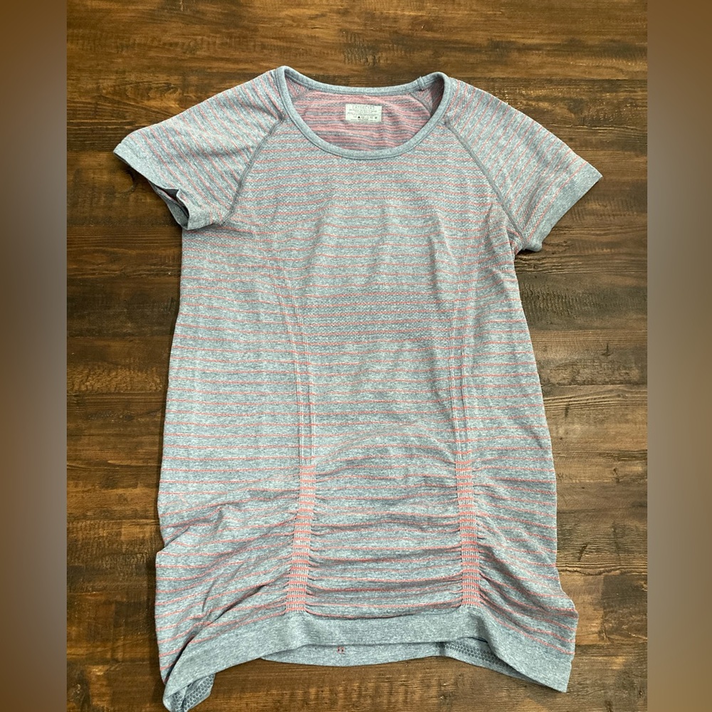 Athleta Women's Shirt Running Tennis Short Sleeve Top Gray Orange Size M
